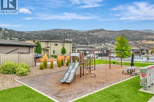 1865 Viewpoint Crescent - Photo 17