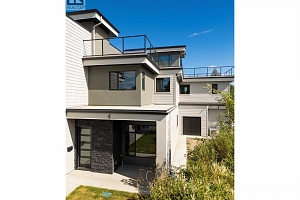 732 Coopland Crescent Unit# 4 - Photo 2