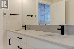 732 Coopland Crescent Unit# 4 - Photo 32