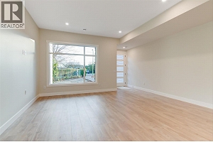 732 Coopland Crescent Unit# 4 - Photo 7