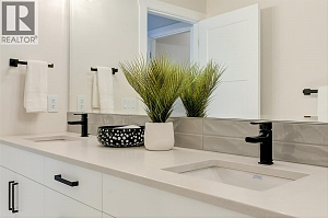 732 Coopland Crescent Unit# 1 - Photo 35