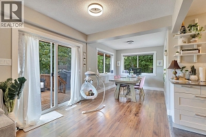 1552 Pinehurst Crescent - Photo 11