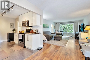 1552 Pinehurst Crescent - Photo 8
