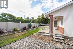 1885 Parkview Crescent Unit# 113 - Photo 16