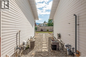 1885 Parkview Crescent Unit# 113 - Photo 48