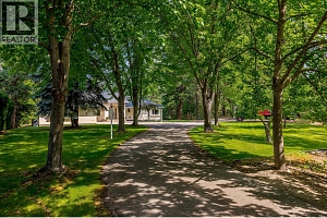 3716 Luxmoore Road - Photo 72