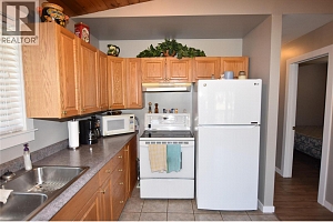 190 Falcon Avenue - Photo 15