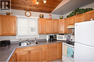 190 Falcon Avenue - Photo 16