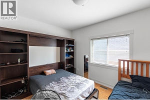 447 Stetson Street - Photo 29