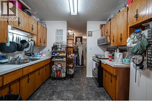 3710 25 Avenue - Photo 5