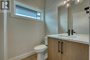 925 Bull Crescent - Photo 38