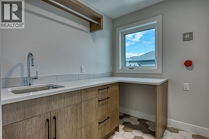 925 Bull Crescent - Photo 42