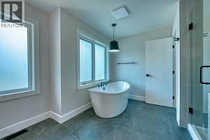 925 Bull Crescent - Photo 44