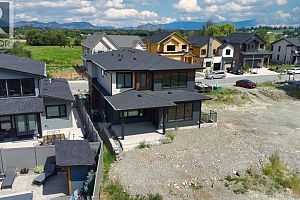 925 Bull Crescent - Photo 8