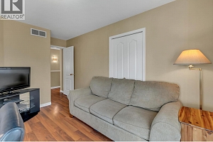 3008 Quail Crescent - Photo 8