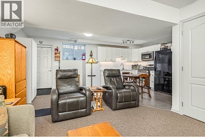 955 Mt Begbie Drive - Photo 32
