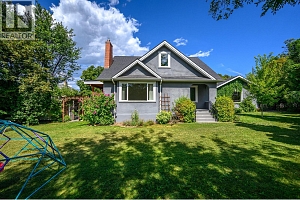 2501 30 Avenue - Photo 2