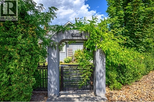2501 30 Avenue - Photo 3