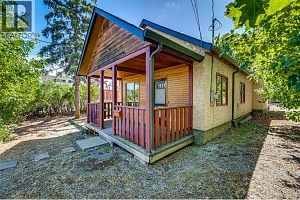 3400A 16 Avenue - Photo 2