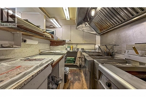 1359 Sutherland Avenue - Photo 11