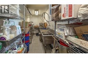 1359 Sutherland Avenue - Photo 15