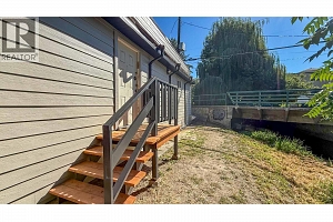 1359 Sutherland Avenue - Photo 16