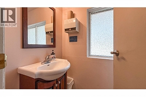 1359 Sutherland Avenue - Photo 8