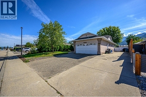 2424 Bradley Drive - Photo 2