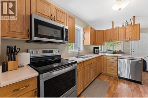 580 Spruceview Place N - Photo 10