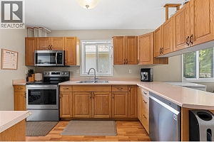 580 Spruceview Place N - Photo 11