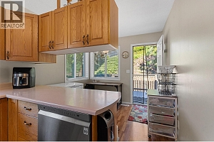 580 Spruceview Place N - Photo 13