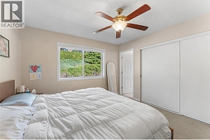 580 Spruceview Place N - Photo 17