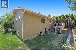 580 Spruceview Place N - Photo 25