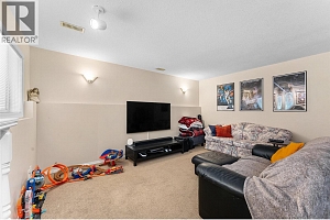 580 Spruceview Place N - Photo 29