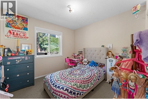 580 Spruceview Place N - Photo 31