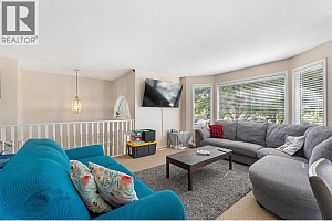 580 Spruceview Place N - Photo 4