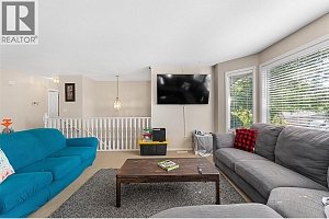 580 Spruceview Place N - Photo 5