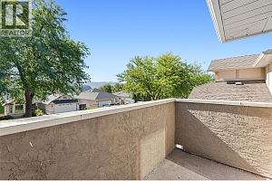 580 Spruceview Place N - Photo 6