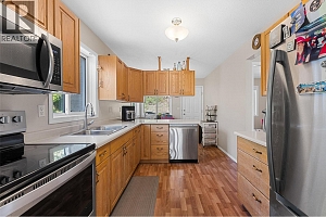 580 Spruceview Place N - Photo 9