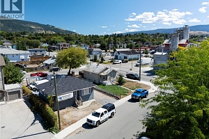 3703 28A Street - Photo 3