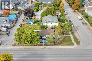 1099 Stockwell Avenue - Photo 2