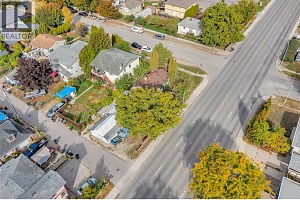 1099 Stockwell Avenue - Photo 4