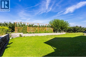 833 McCurdy Road E - Photo 35