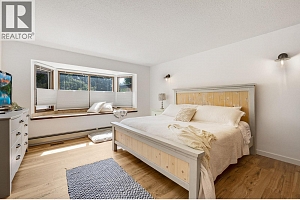 1590 Willow Crescent - Photo 16