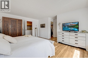 1590 Willow Crescent - Photo 17