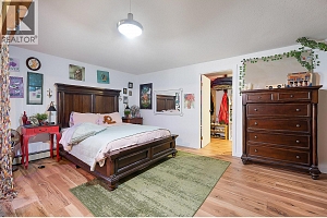 1590 Willow Crescent - Photo 27