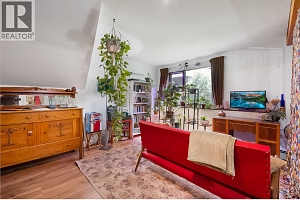 1590 Willow Crescent - Photo 28