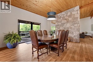 1590 Willow Crescent - Photo 4