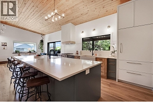 1590 Willow Crescent - Photo 7