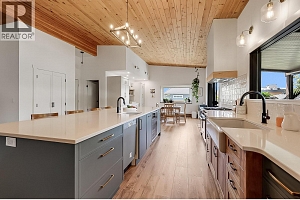 1590 Willow Crescent - Photo 8